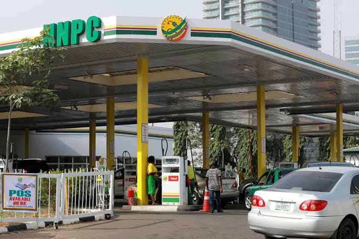 FUEL: PANIC BUYING IN OWERRI FILLING STATIONS OVER SPECULATION OF PRICE INCREASE