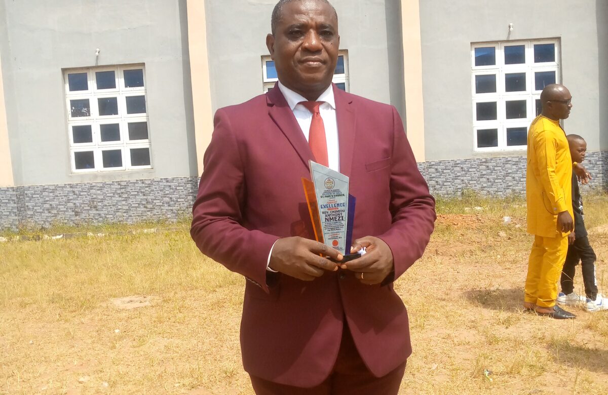 ANGLICAN CHURCH HONOURS REV CHINEDU NMEZI WITH AWARD